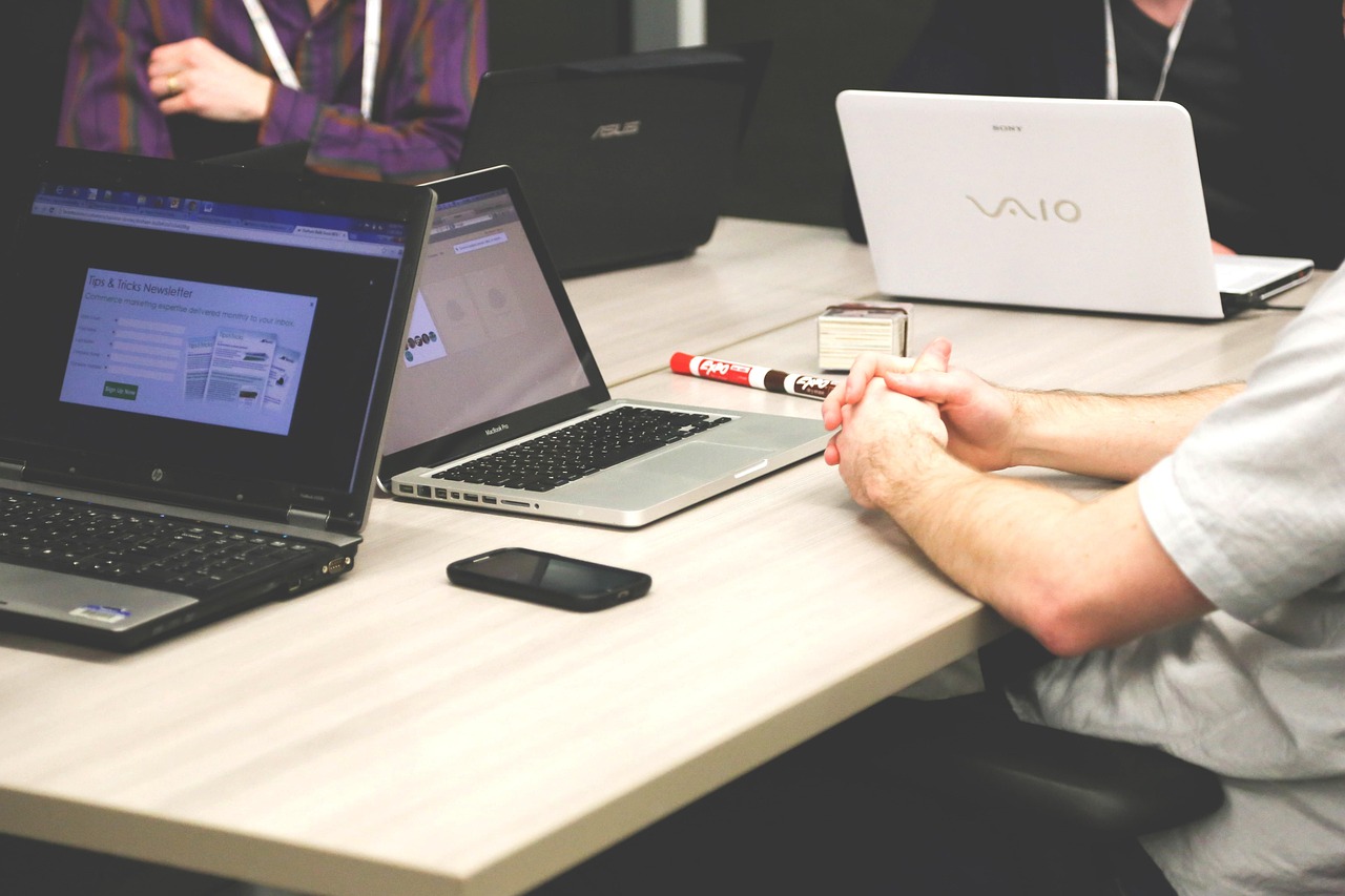 startup team launching business
